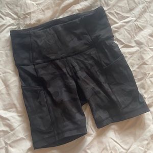 Lululemon Invigorate 6” shorts